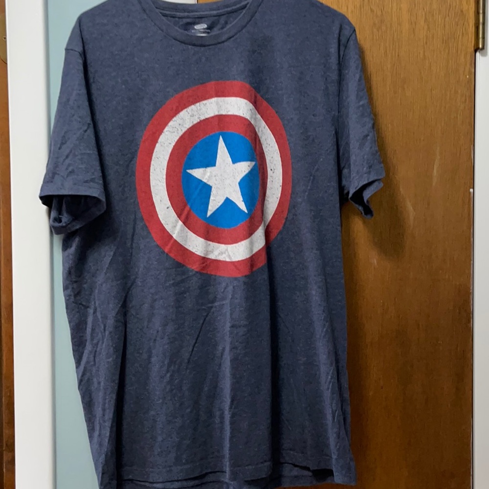 Captain America t shirt